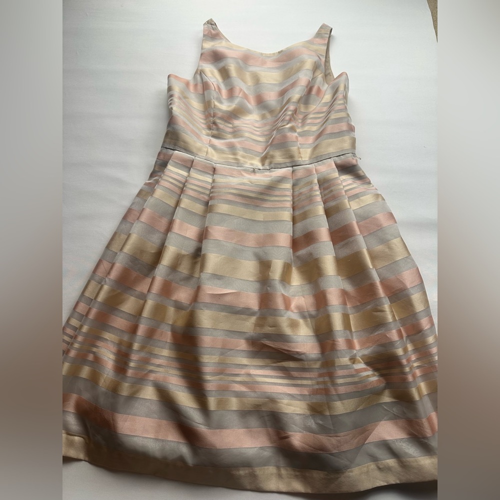 Jessica Howard Beige/peach/silver ribbon Dress. Size 12. No stretch